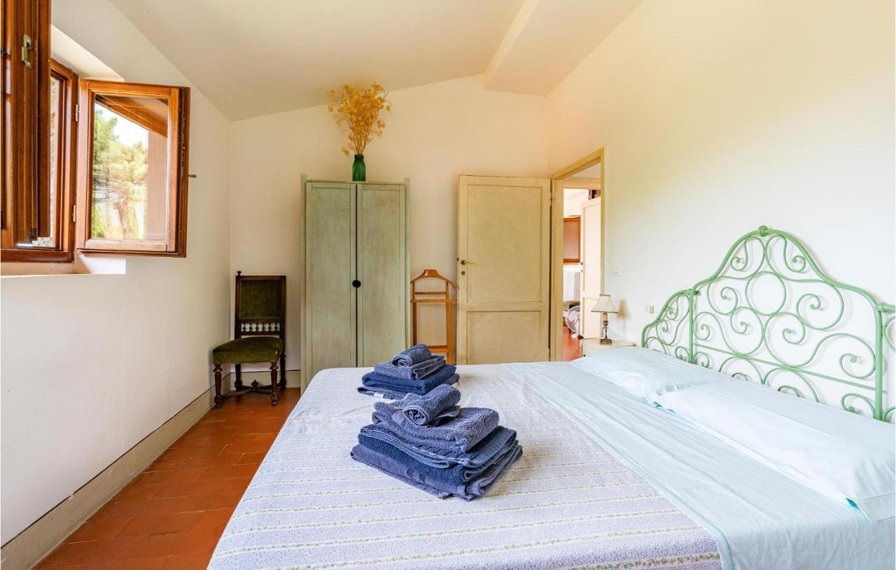 2 Bedroom Lovely Home In Лоро-Чьюффенна Екстер'єр фото